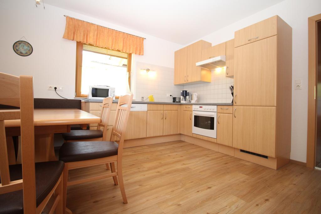 Haus Peter Schiestl Apartment Zell am Ziller Bilik gambar